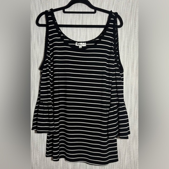 Neiman Marcus Black and White Striped Blouse - Picture 1 of 4